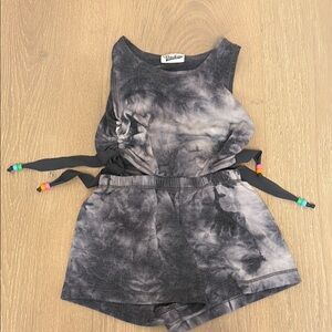 Random Hearts (from Dennys in Boca) Gray Tie-Dye Sleeveless Romper Size 4 T